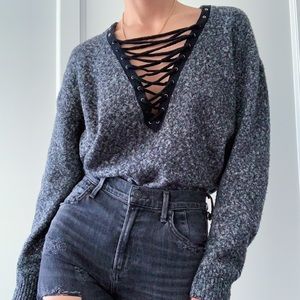 laced up v-neck sweater 🕷